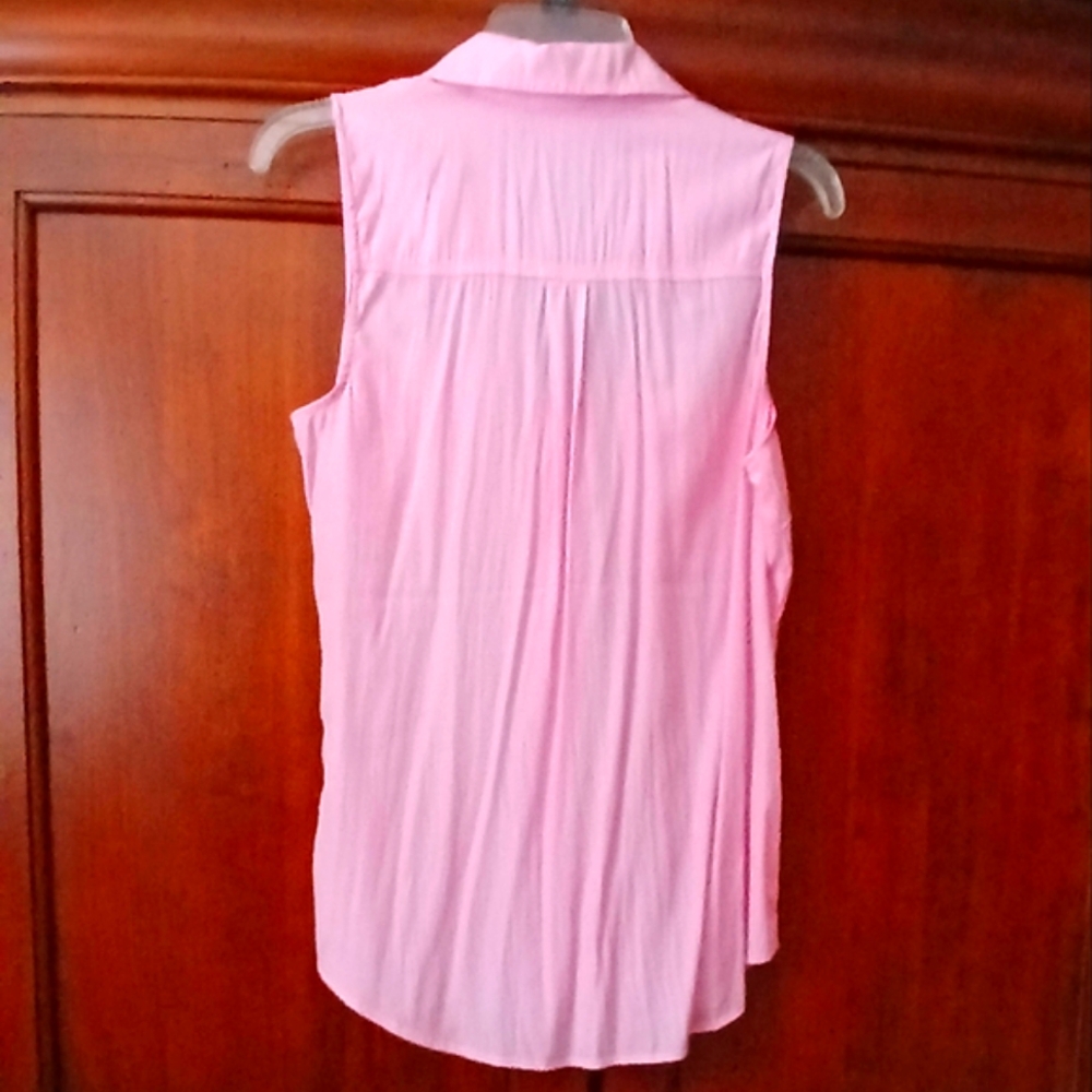 👚🩷  York & Company blouse 🩷👚 - Picture 6 of 6